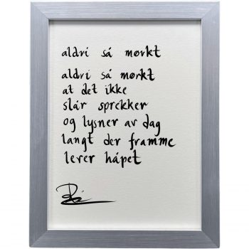 Sølvgrå ramme 20 x 26 cm "aldri så mørkt", dikt
